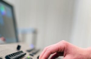 Yapay zeka mühendisliğinin temel amacı nedir?